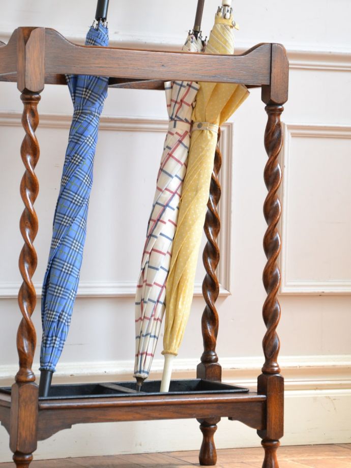 傘立てとして使うアンティーク家具