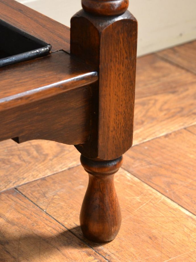 アンティーク家具の脚