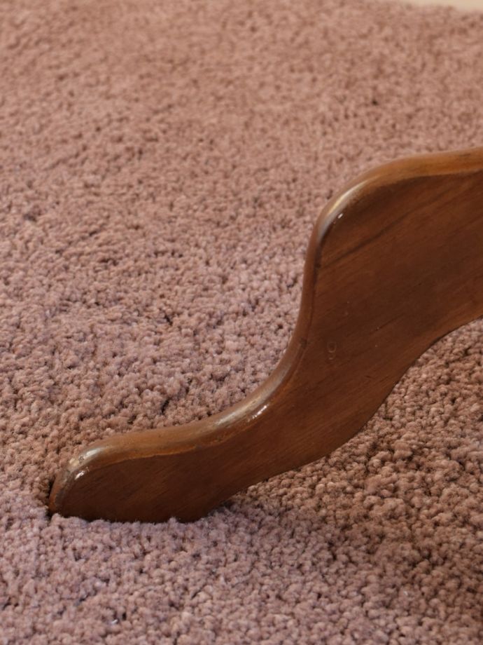 アンティークテーブルの脚