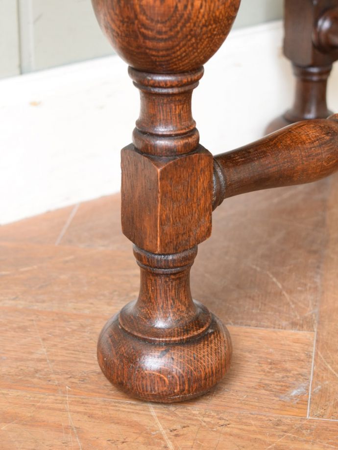 アンティーク家具の脚