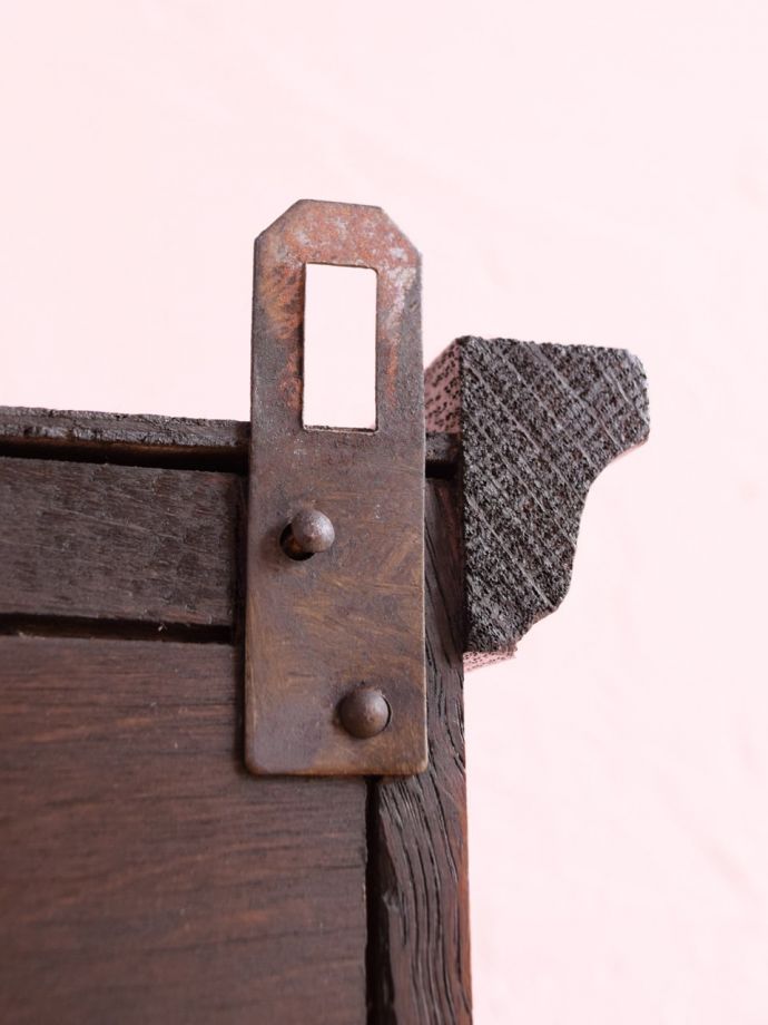 ウォールキャビネットのフック