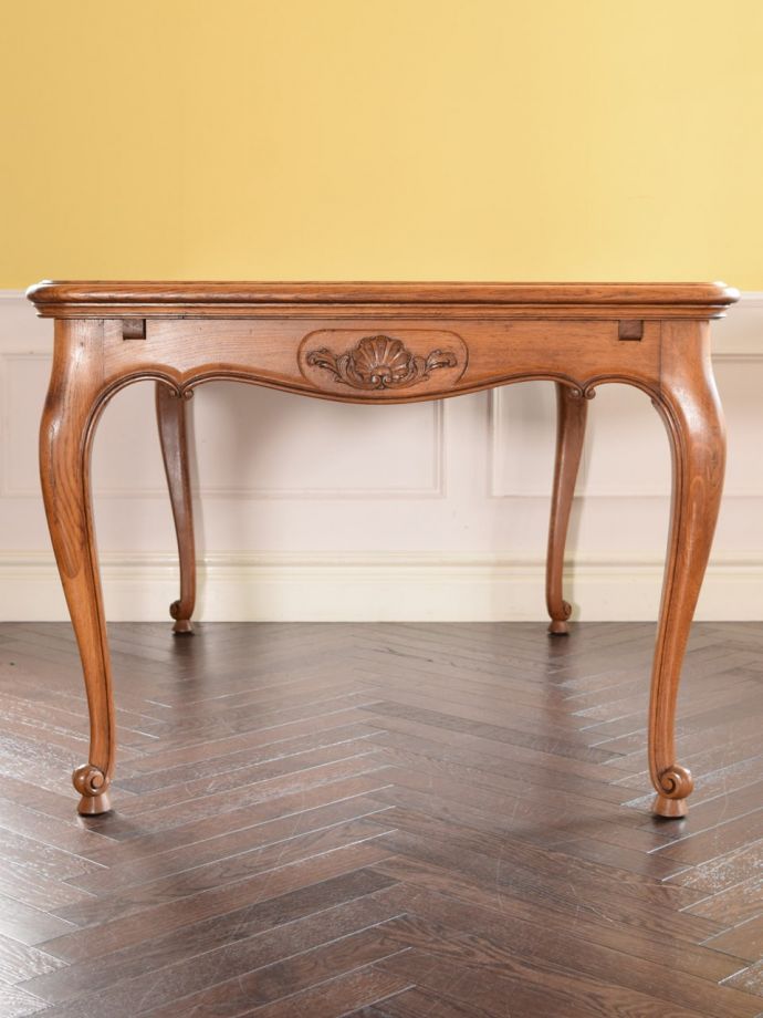 伸長式テーブルの反対側