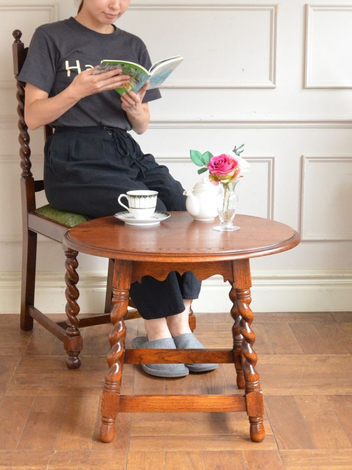 アンティークのコーヒーテーブル