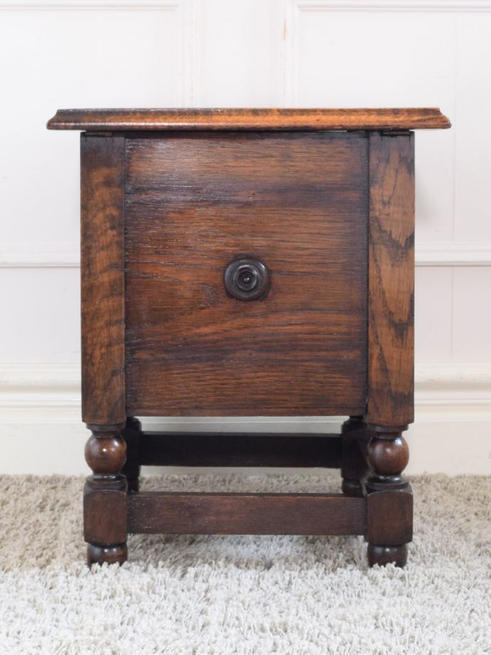 ブランケットボックスの後ろ姿