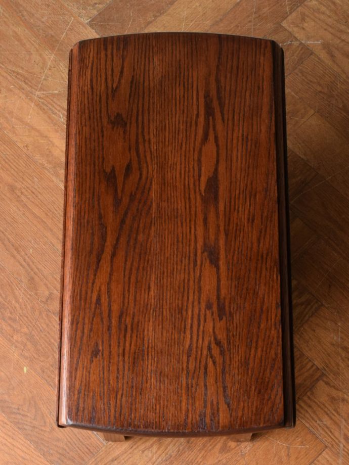 コンパクトなゲートレッグテーブル