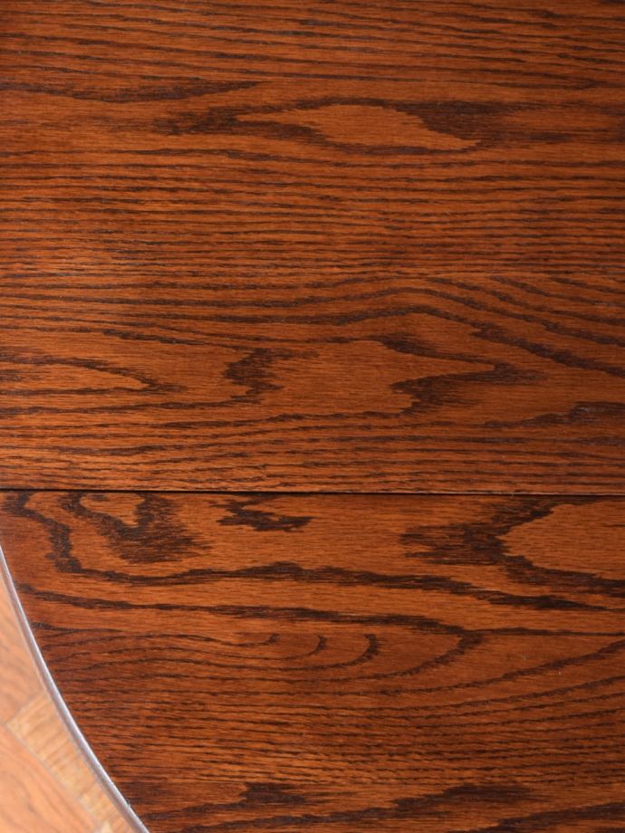 アンティークテーブルの美しい木目