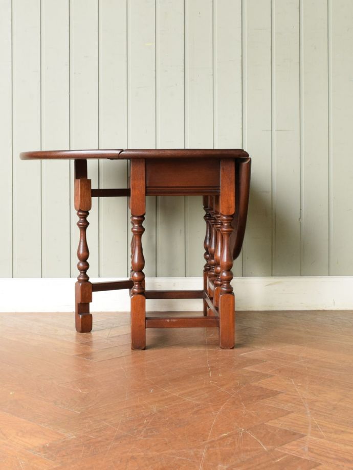 3サイズで楽しめる折り畳みテーブル