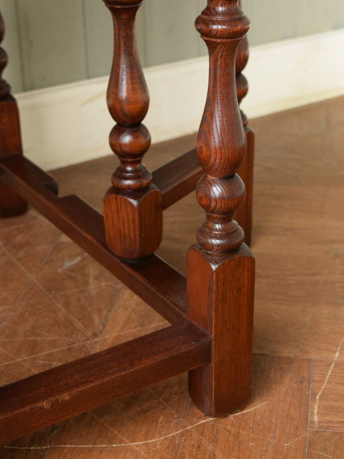 ゲートレッグテーブルの脚