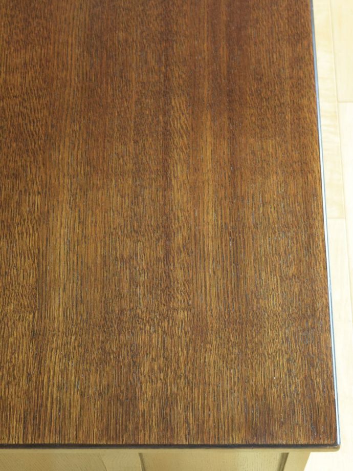 ブランケットボックスの天板