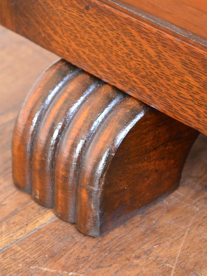 アンティーク家具の脚