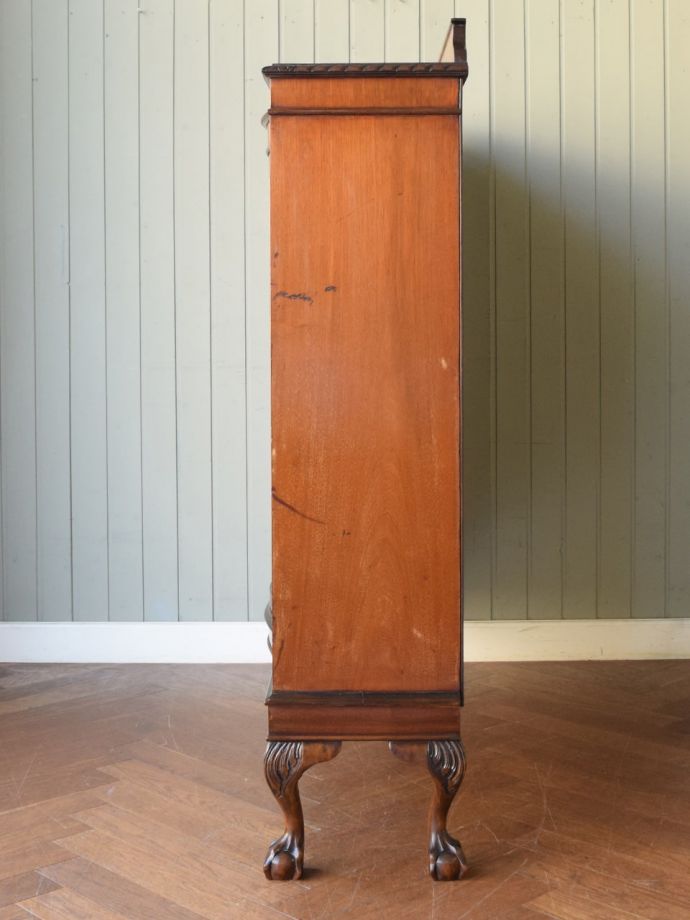 キャビネットの側面