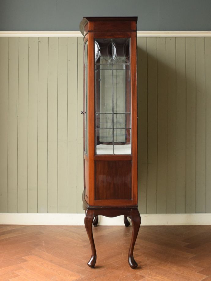 キャビネットの側面