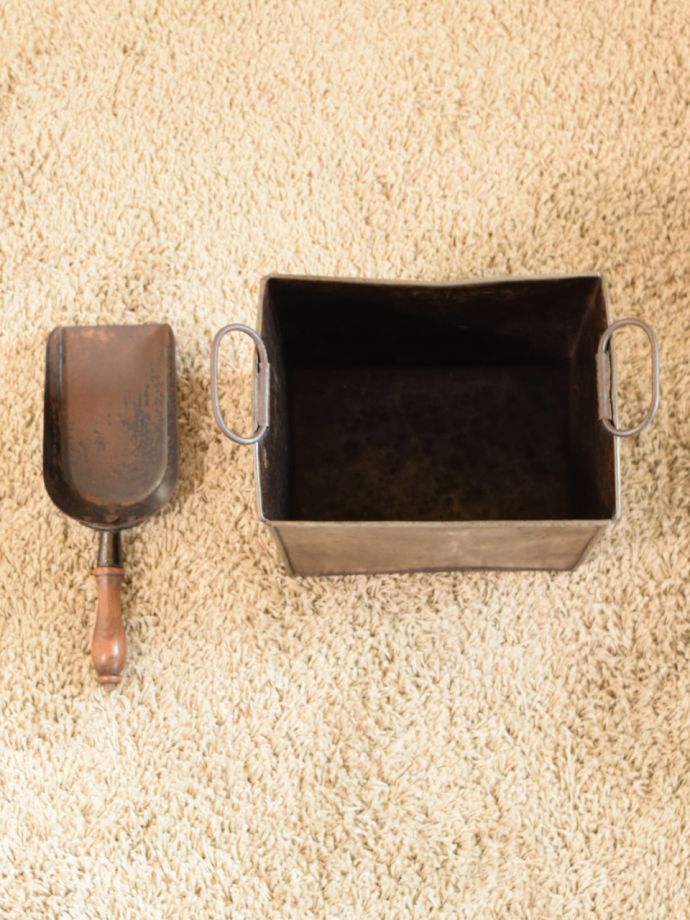 コールボックスのスコップ