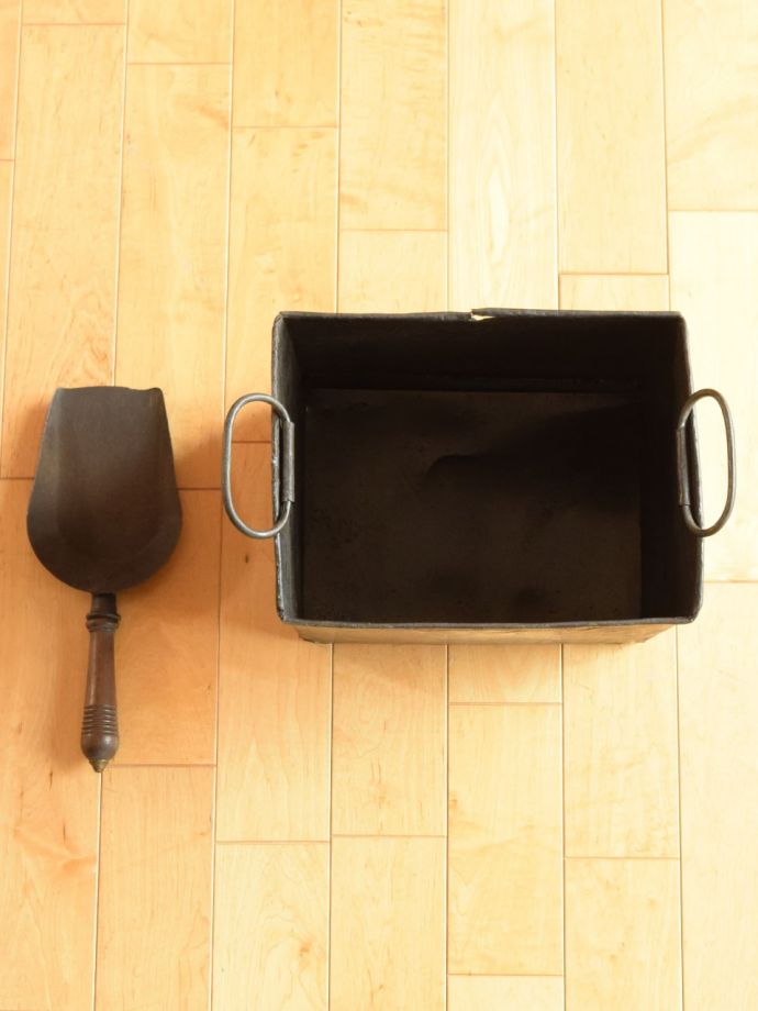 コールボックスのスコップ