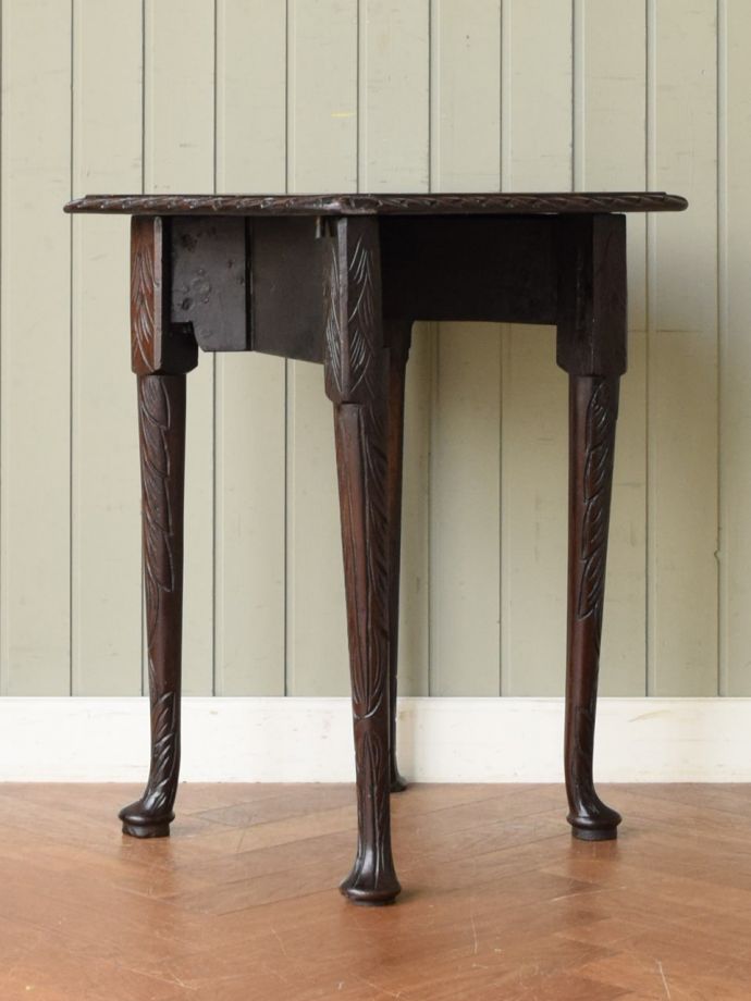 サイドテーブルの側面