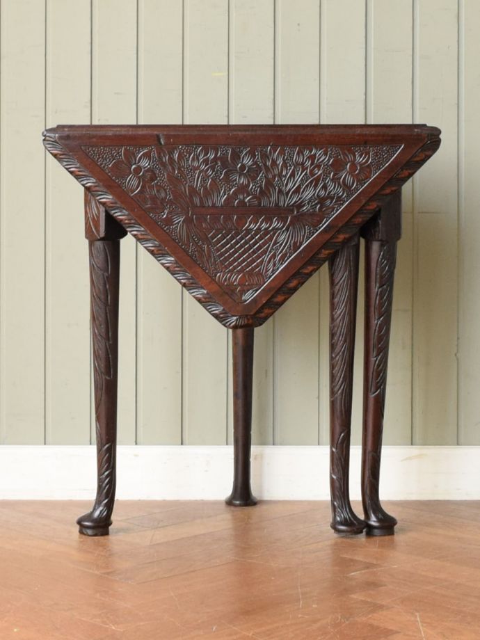 折り畳み式テーブルの側面