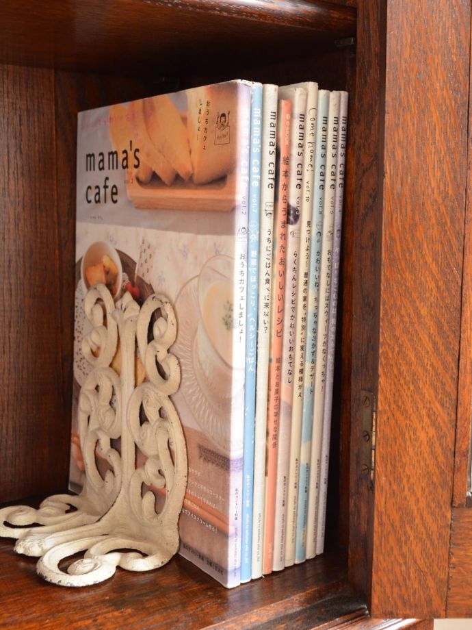 キャビネットの扉の中