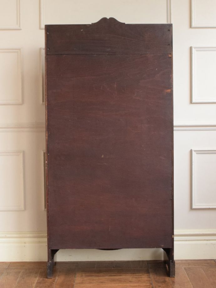 ビューローの後ろ姿