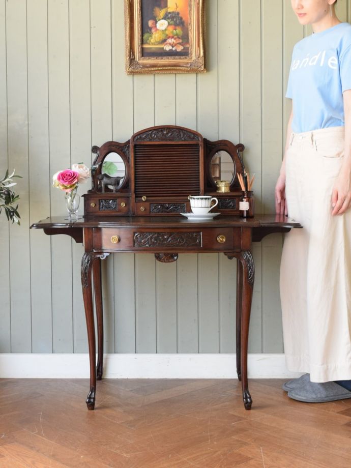 英国アンティークのデスク