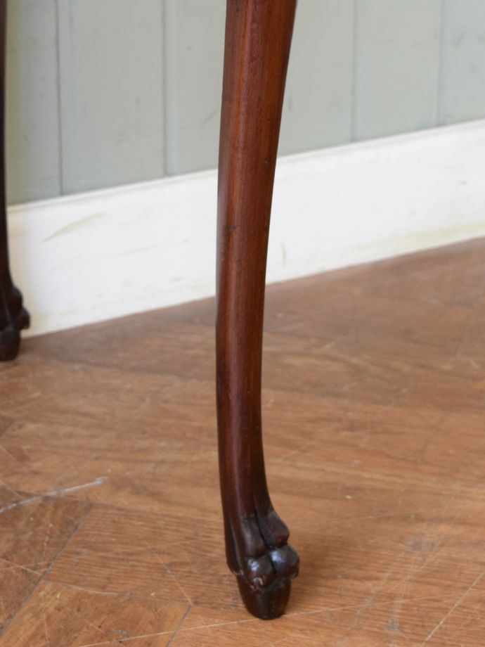 アンティークデスクの脚