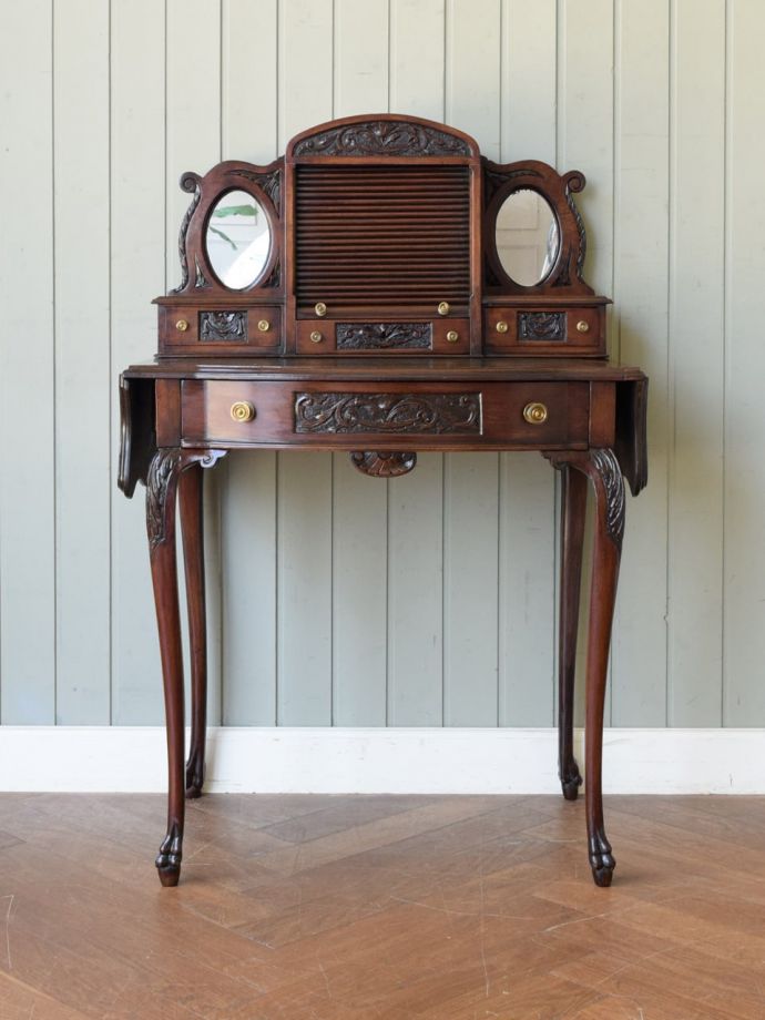 畳んだ時の伸長式デスク