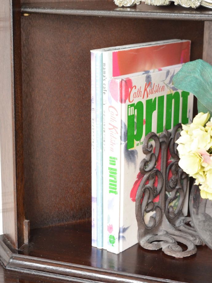 キャビネットの扉を開けると