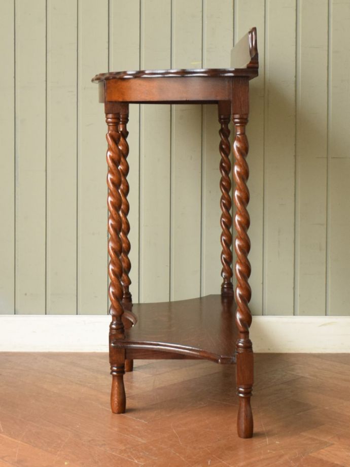 コンソールテーブルの側面