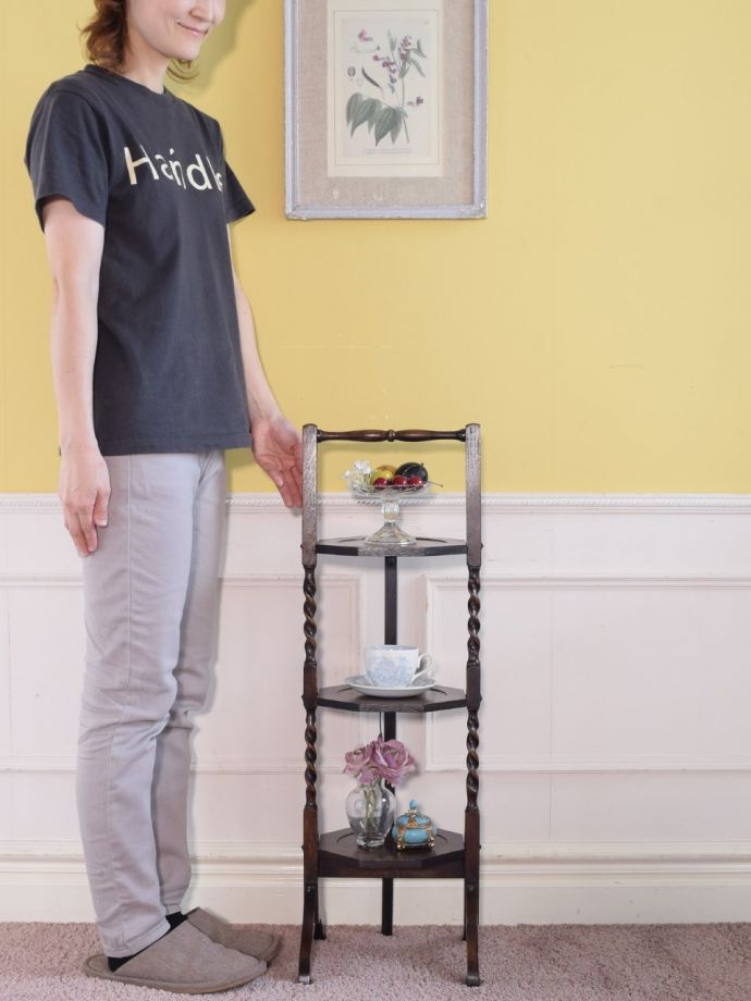 アンティークのケーキスタンド