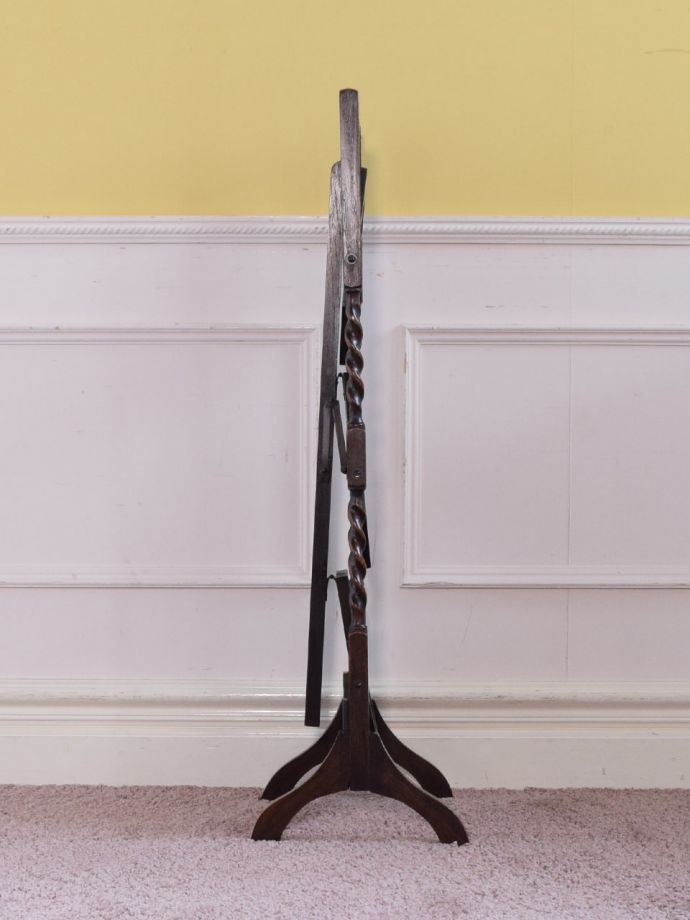 畳んだ時のケーキスタンドの側面