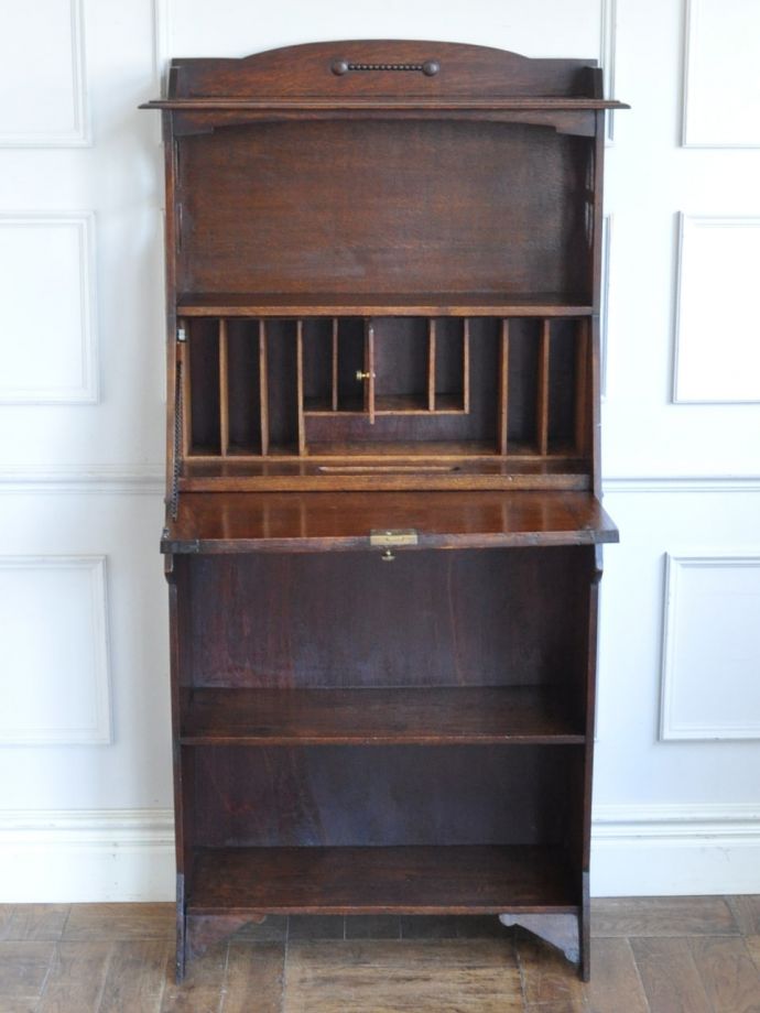 アンティークビューローの扉の中