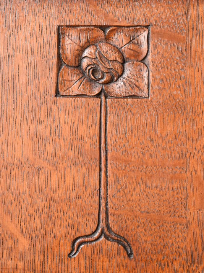 アンティークらしい装飾