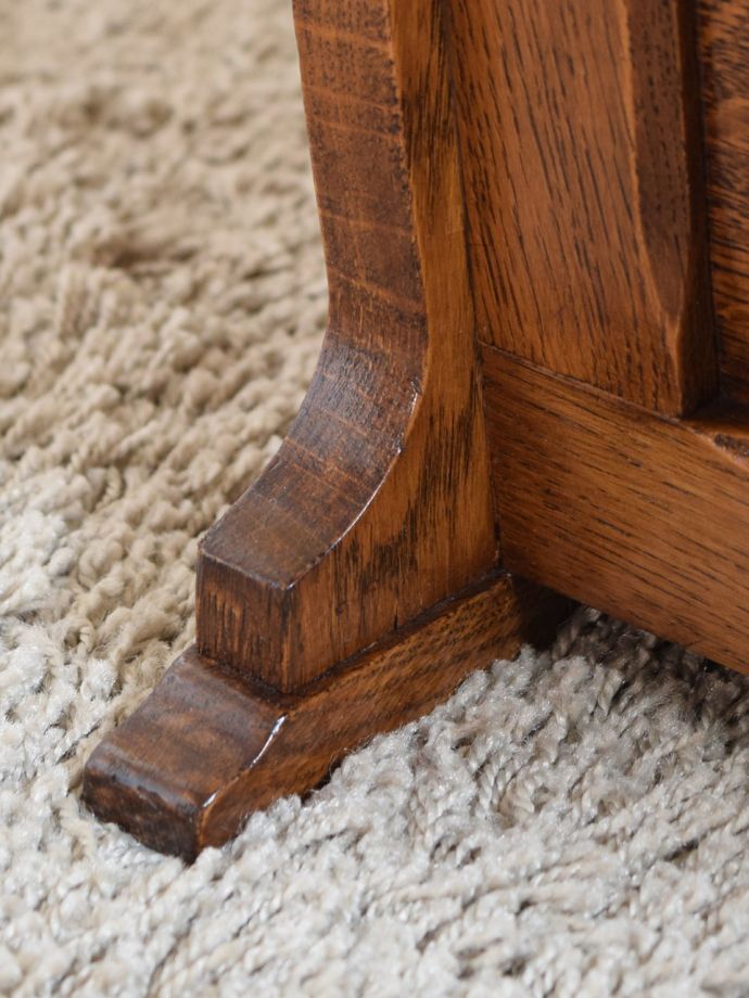 マガジンラックの脚