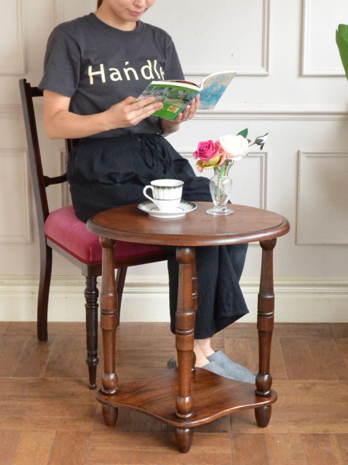 アンティークのコーヒーテーブル