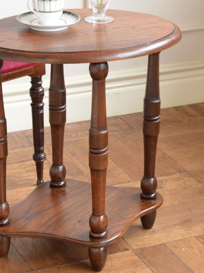 英国のアンティーク家具らしいデザイン