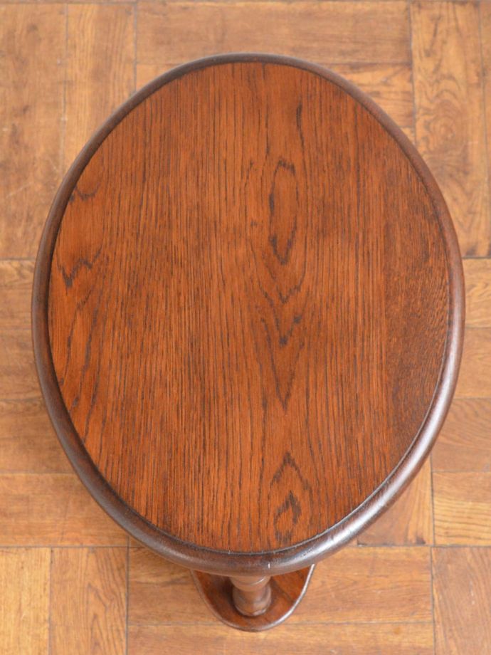 アンティークのテーブルの天板