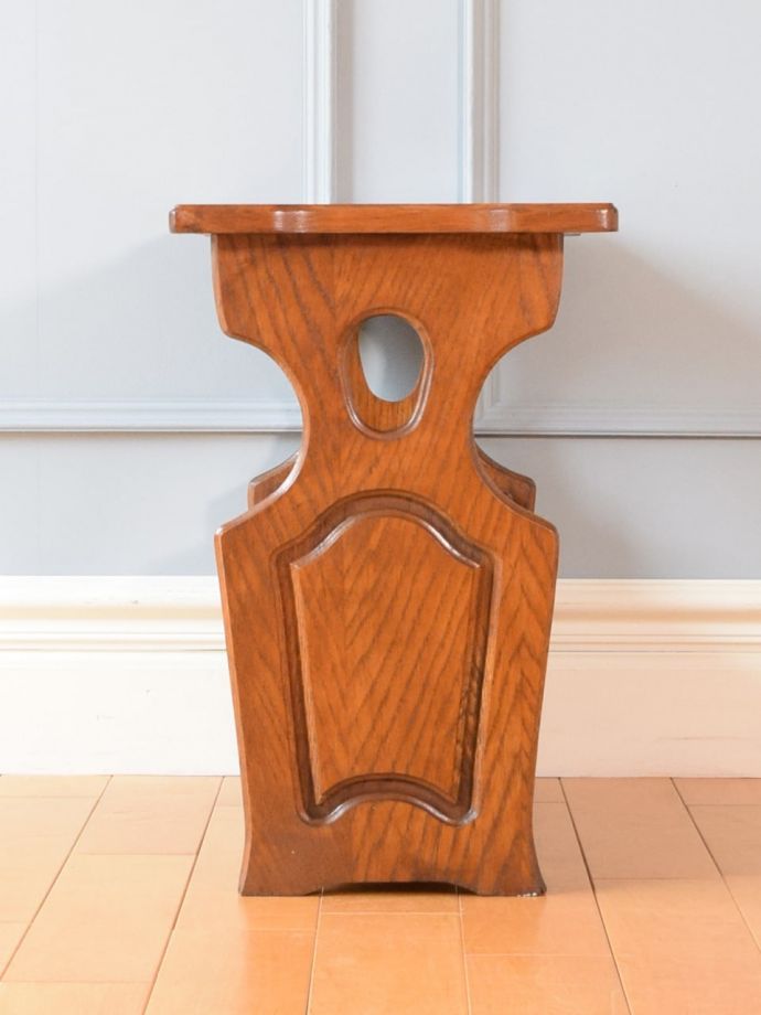 マガジンラックの側面