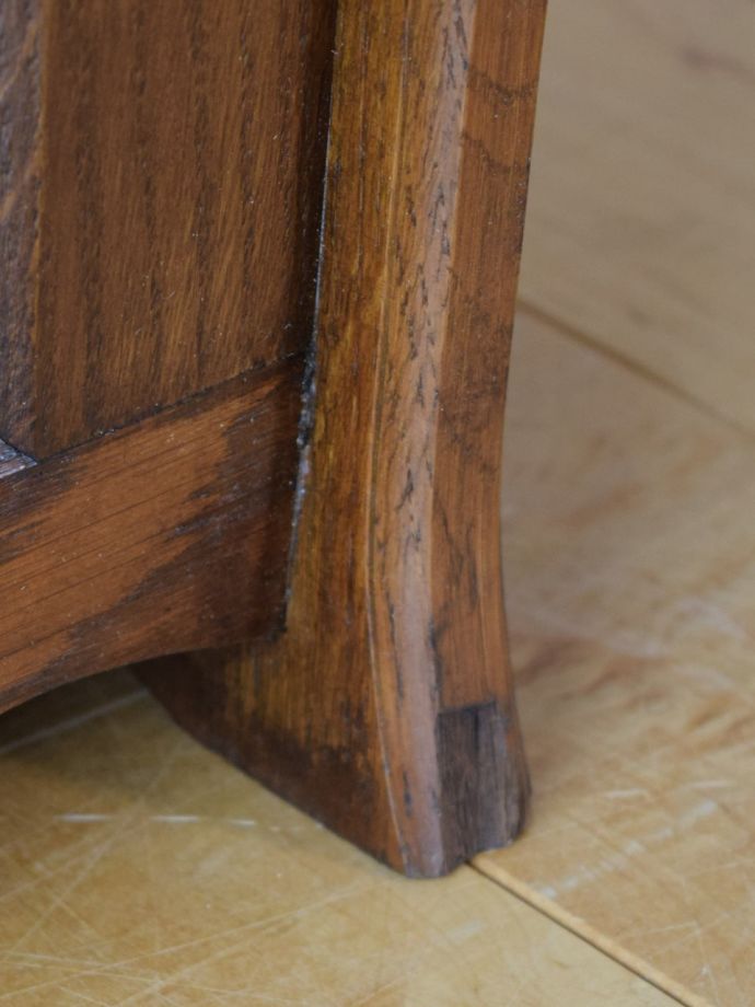 マガジンラックの脚