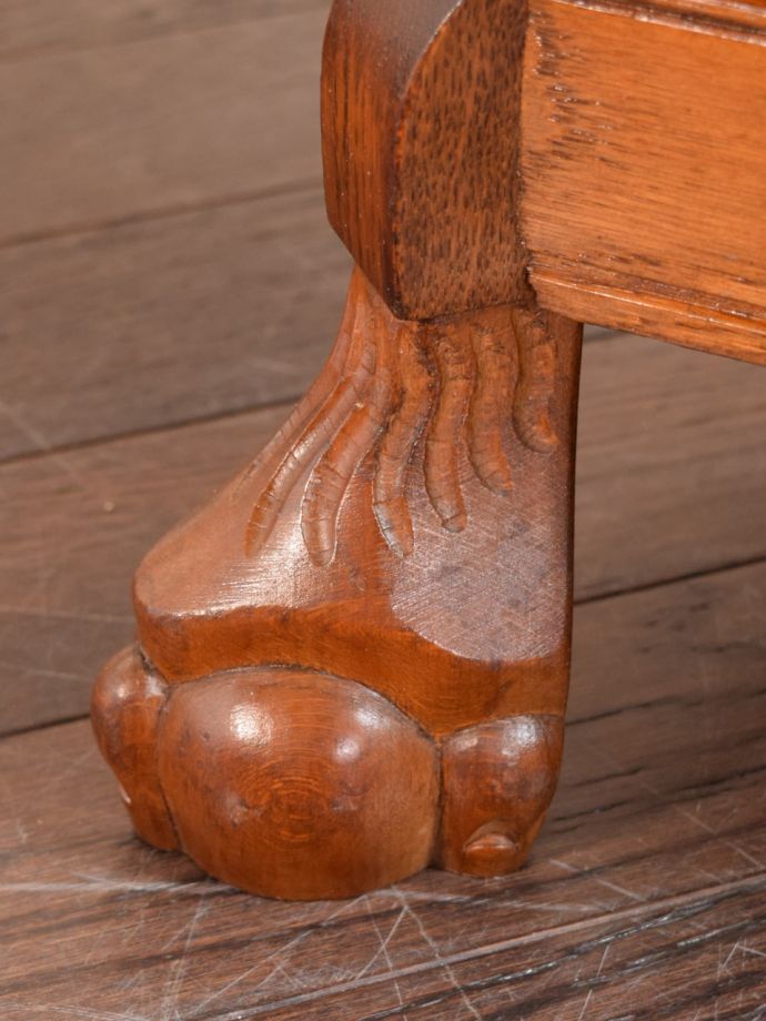 アンティークチェストの脚