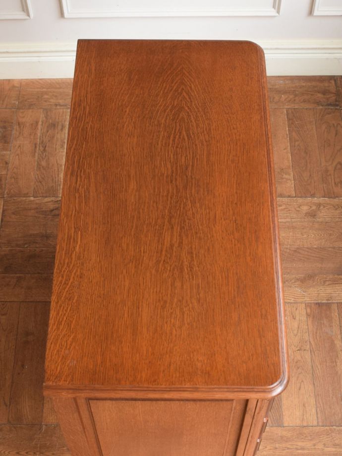 フランスのチェストの天板