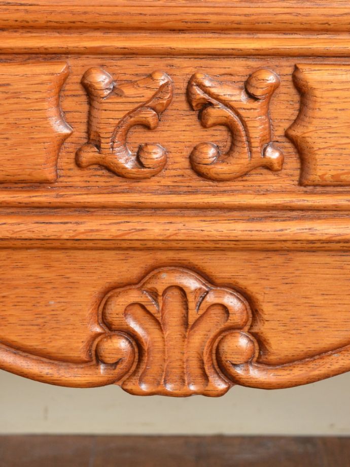 アンティークらしい彫