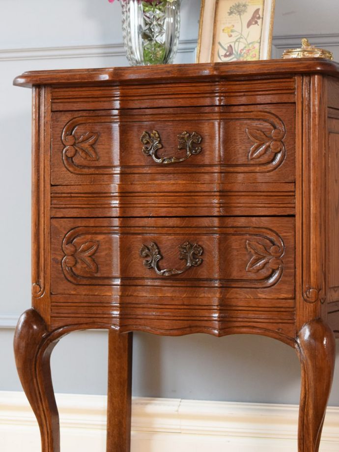 フランスアンティーク家具らしさが漂う装飾