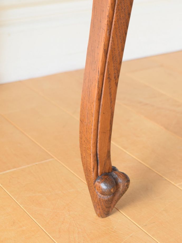 アンティークテーブルの脚