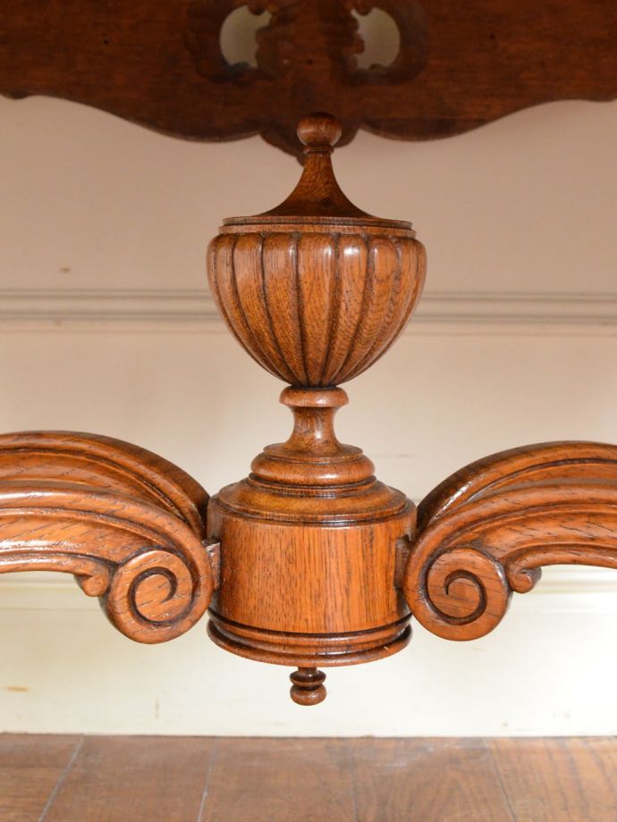 アンティークらしい彫