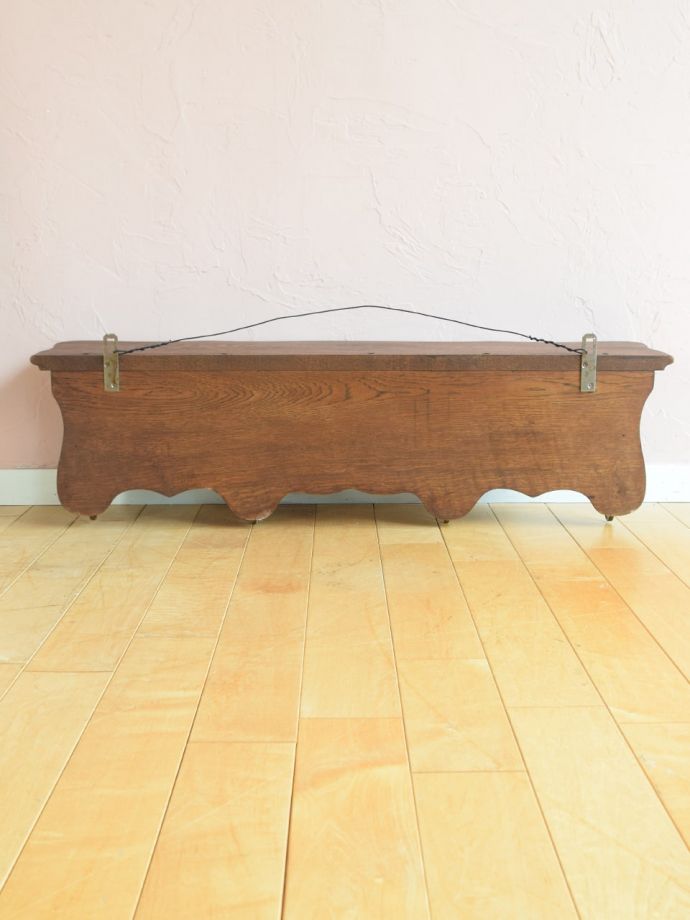 ウォールシェルフの裏