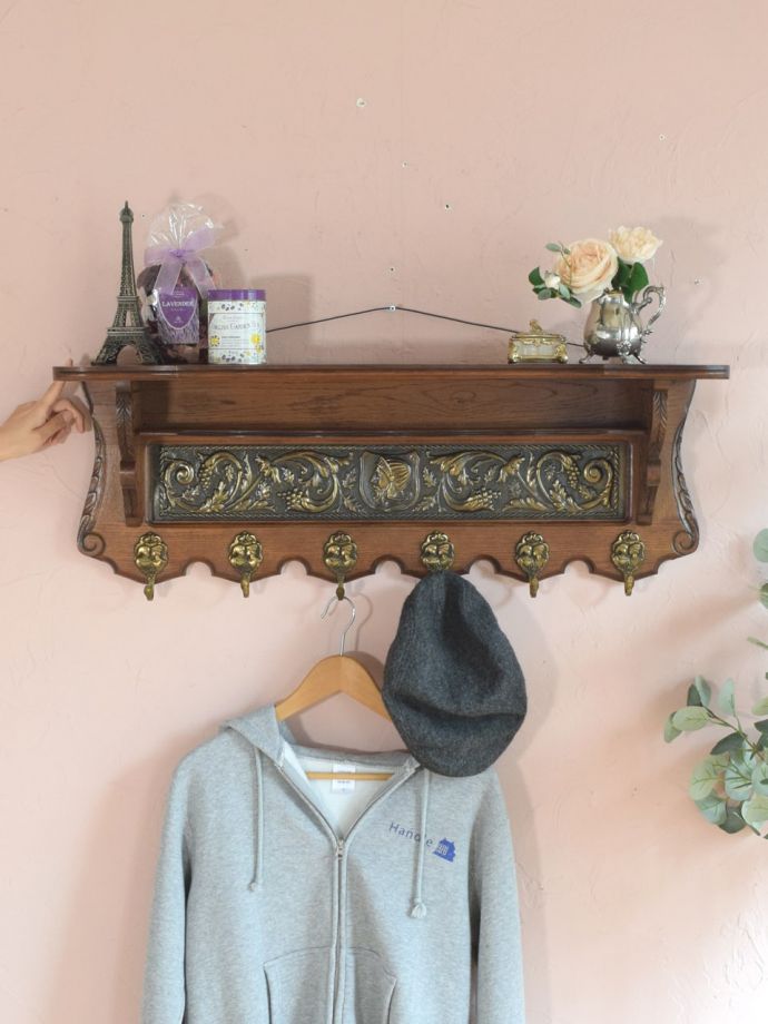 アンティークのウォールシェルフ