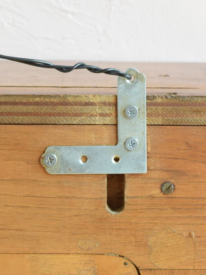 アンティークシェルフの金具