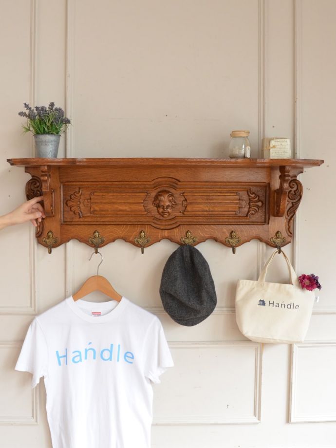 エンジェルの彫が入ったウォールハンガー、フランスから届いた