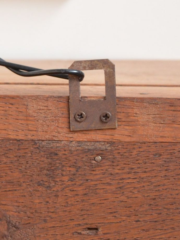 アンティークシェルフの金具