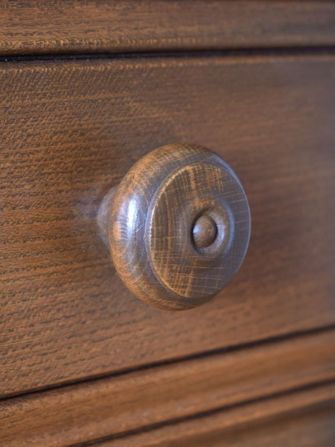 アンティークキャビネットの取っ手