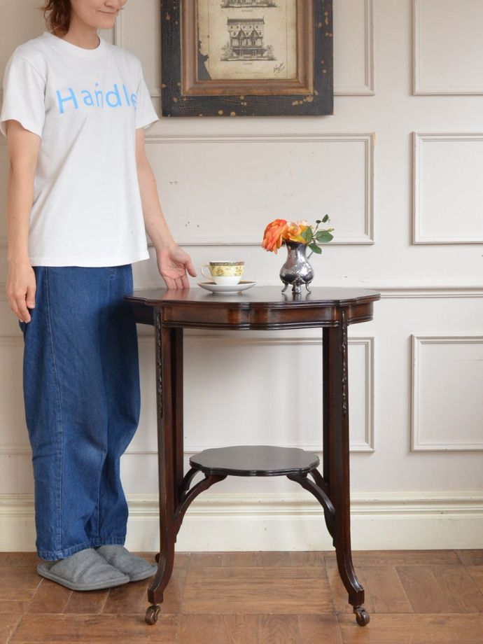 英国のサイドテーブル